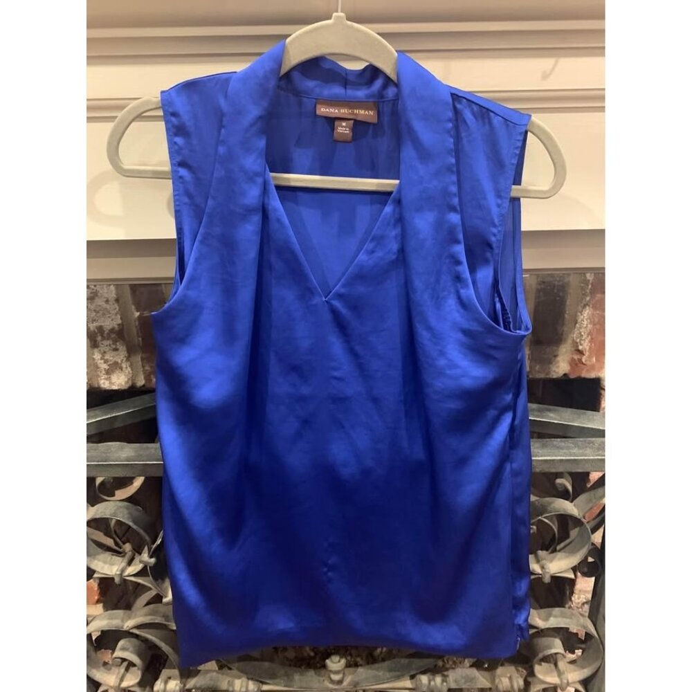 Dana Buchman blue sleeveless silky top, size medium, royal blue (Bin EE)